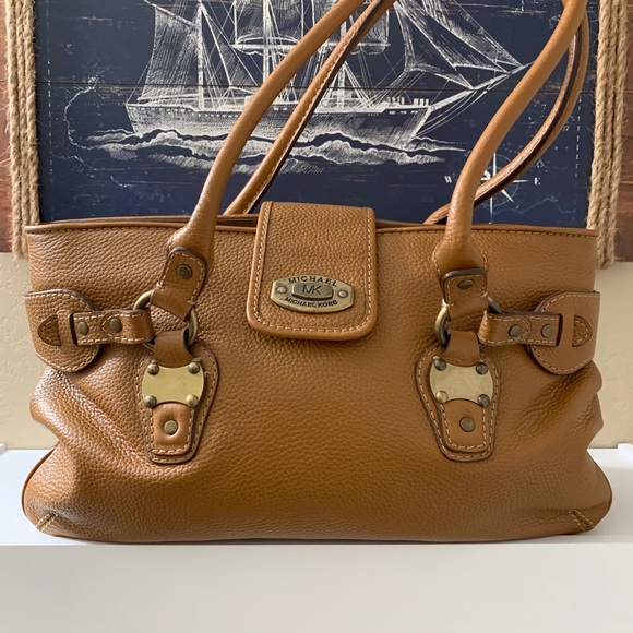Michael Kors Handbags - Michael ❌sold❌kors leather satchel